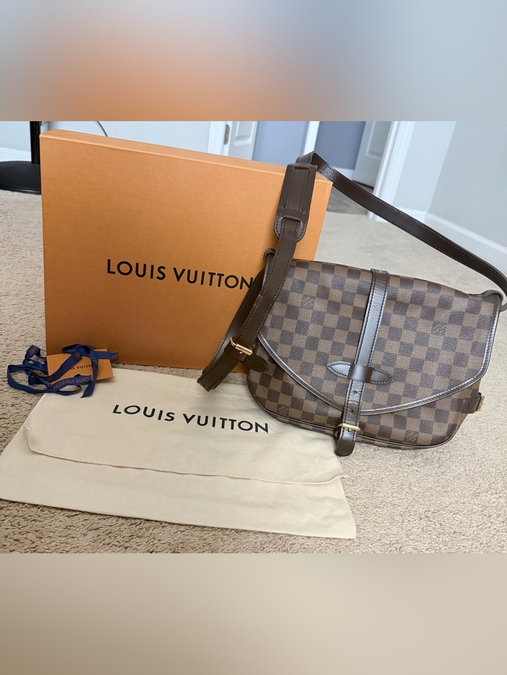 LOUIS VUITTON
